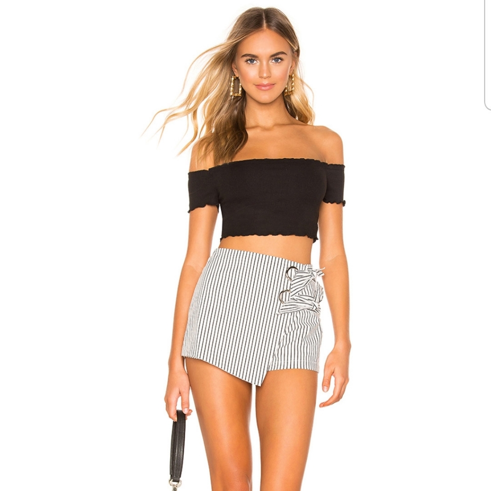 Wrap skort in white stripe